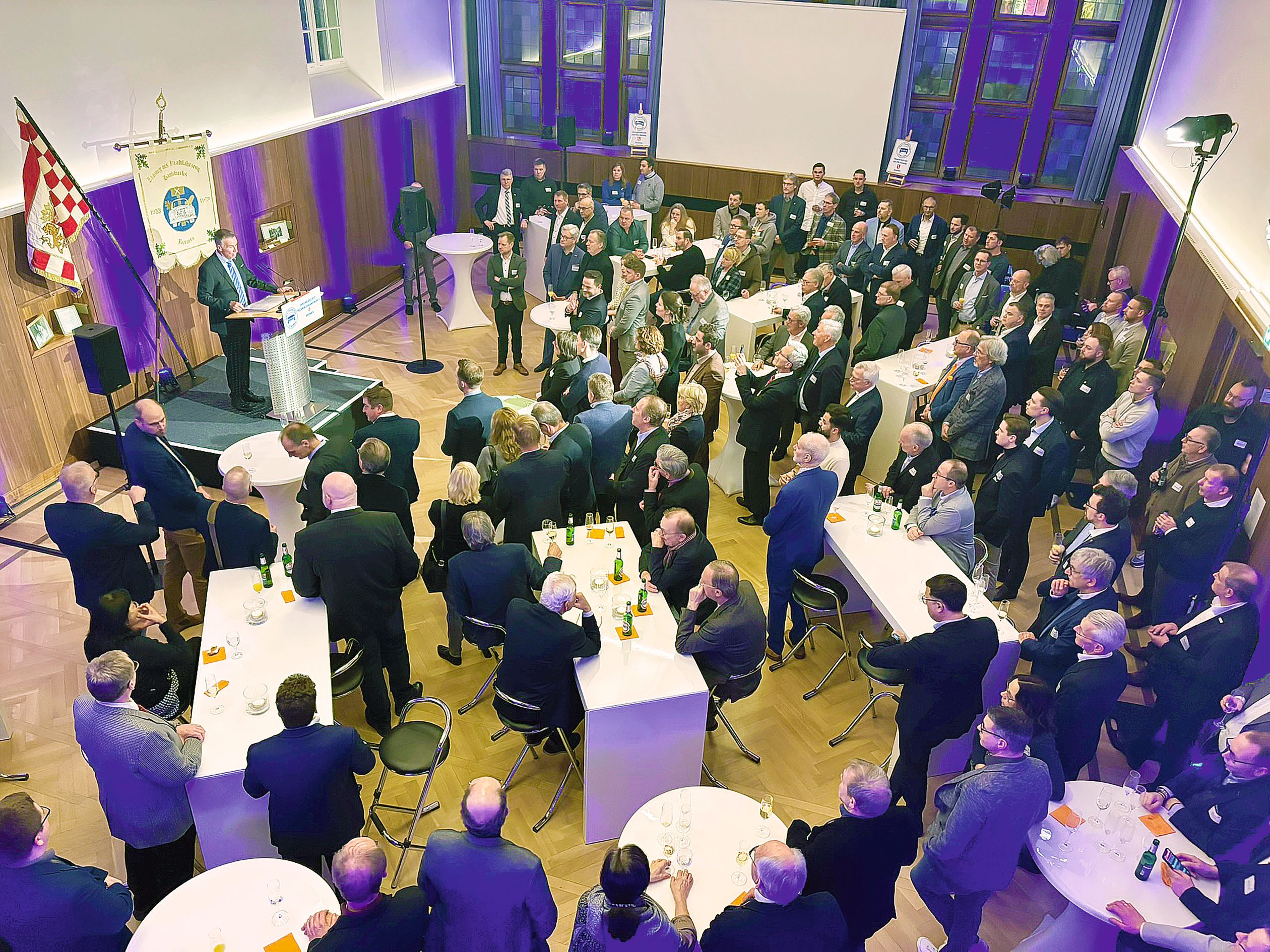 Leidenschaftliche Debatte um die E-Mobilität