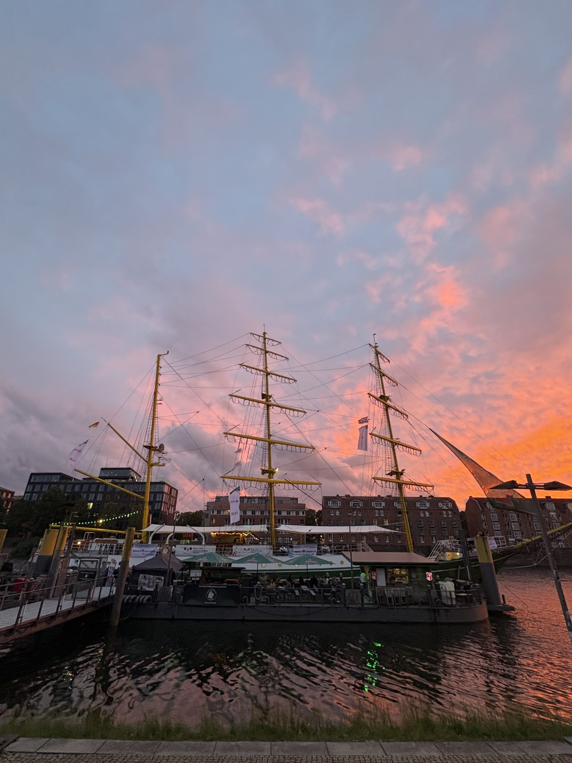 Alle an Bord: Sommerfest der Maler- und Lackiererinnung Bremen